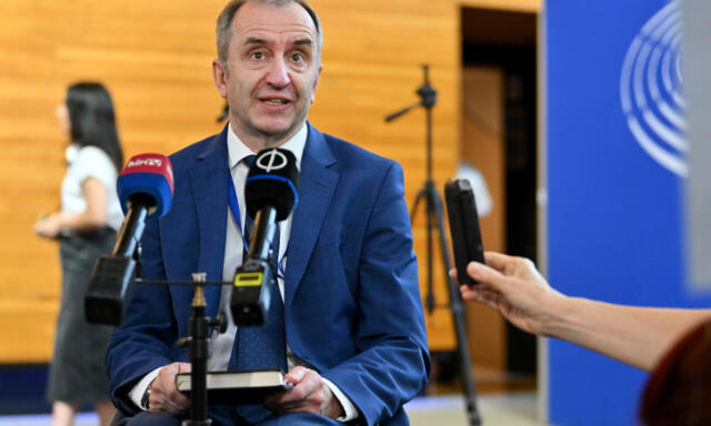 &Uacute;j fideszes k&eacute;pviselő tesz esk&uuml;t h&eacute;tfőn a parlamentben