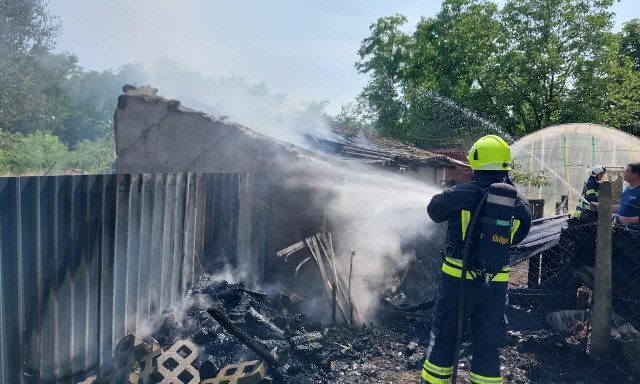 Felhalmozott szem&eacute;t &eacute;gett egy lakatlan tany&aacute;n Kiskőr&ouml;sn&eacute;l