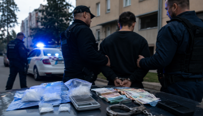 Drogkereskedőt fogtak a rendőr&ouml;k Kiskunf&eacute;legyh&aacute;z&aacute;n, lopott szajr&eacute;val is lehetett n&aacute;la fizetni