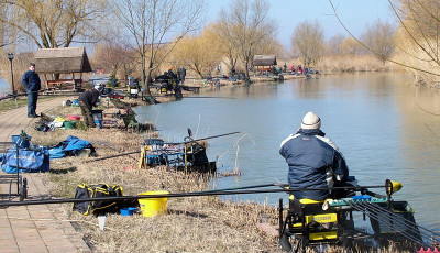 Tilos lesz a doh&aacute;nyz&aacute;s &eacute;s az alkoholfogyaszt&aacute;s a horg&aacute;szversenyeken