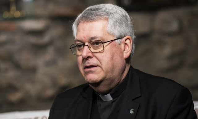 Osztie Zolt&aacute;n pl&eacute;b&aacute;nis szerint Magyar P&eacute;ter &bdquo;a S&aacute;t&aacute;n eszk&ouml;ze&rdquo;