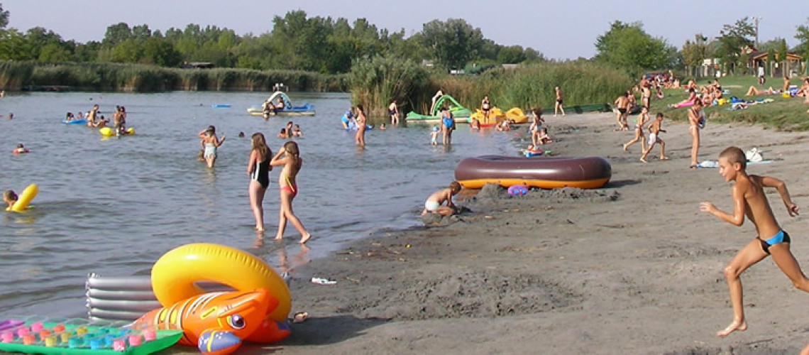 &Uacute;jra lehet f&uuml;rdeni a Szelidi-t&oacute;ban, feloldott&aacute;k a strandol&aacute;si tilalmat