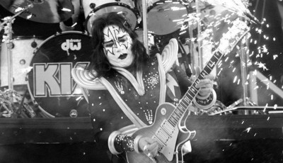 Gy&aacute;szol a rockvil&aacute;g - Elhunyt Ace Frehley, a KISS t&aacute;rsalap&iacute;t&oacute;ja