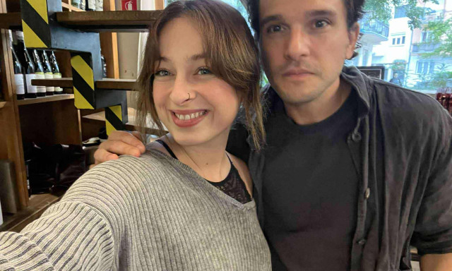 Kit Harington megl&aacute;togatott egy budapesti reggelizőt