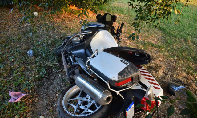 Rendőraut&oacute;k elől menek&uuml;lt Baj&aacute;n, motoros j&aacute;rőrt tarolt le, majd droggal a zseb&eacute;ben kapt&aacute;k el