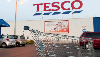 Átvenné a Tesco helyét az Auchan