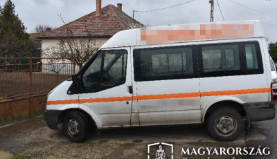 Ittasan b&uuml;ntetőf&eacute;kezett ker&eacute;kp&aacute;ros haragos&aacute;ra a r&eacute;szeg sofőr Cs&aacute;sz&aacute;rt&ouml;lt&eacute;sen