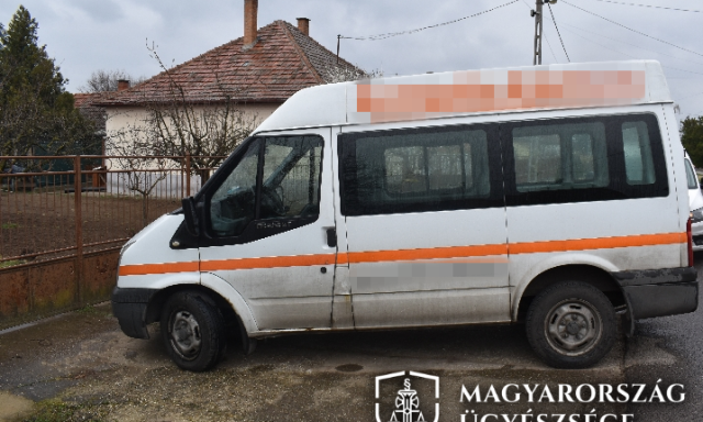 Ittasan b&uuml;ntetőf&eacute;kezett ker&eacute;kp&aacute;ros haragos&aacute;ra a r&eacute;szeg sofőr Cs&aacute;sz&aacute;rt&ouml;lt&eacute;sen