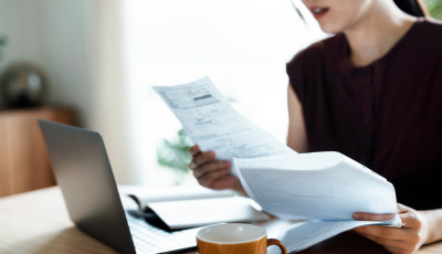 Azonnali hat&aacute;llyal felf&uuml;ggesztette a janu&aacute;ri sz&aacute;ml&aacute;k kik&uuml;ld&eacute;s&eacute;t az MVM