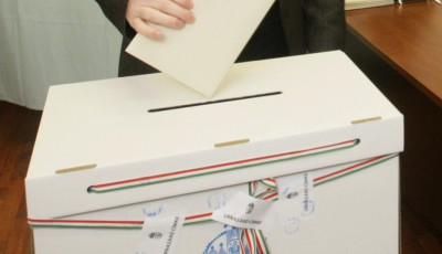 &Iacute;gy ker&uuml;lhető ki a szavaz&aacute;si zsarol&aacute;s - Itt az oldal, ami hamis X-szel seg&iacute;t kij&aacute;tszani a szavaz&aacute;si zsarol&aacute;st