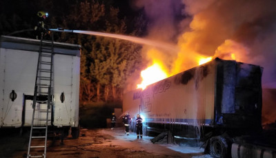 Haszn&aacute;laton k&iacute;v&uuml;li teheraut&oacute; &eacute;gett Kerekegyh&aacute;za k&uuml;lter&uuml;let&eacute;n