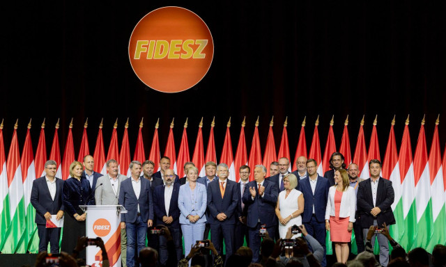 T&uuml;ntet&eacute;st szervez a Fidesz az alkotm&aacute;nym&oacute;dos&iacute;t&aacute;s ellen