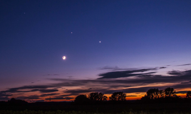 Szabad szemmel is l&aacute;that&oacute; lesz a Hold &eacute;s a V&eacute;nusz egy&uuml;tt&aacute;ll&aacute;sa