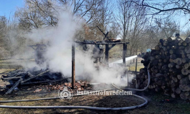 Mell&eacute;k&eacute;p&uuml;let &eacute;gett M&eacute;lyk&uacute;ton