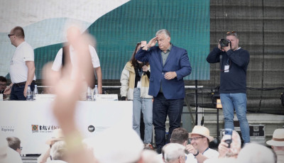 Orb&aacute;n: Ha tehetn&eacute;m sz&iacute;vesen dolgozn&eacute;k a futballakad&eacute;mi&aacute;n