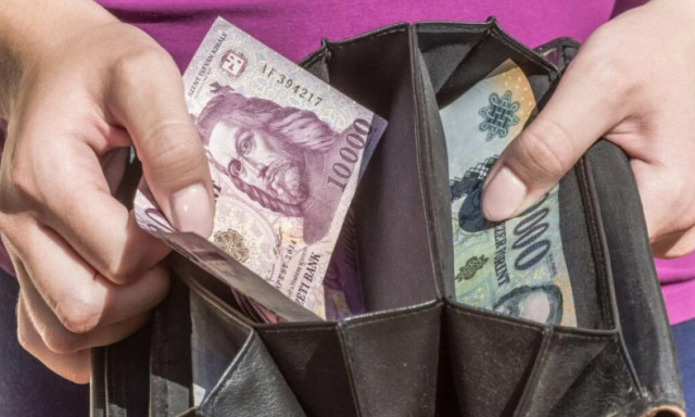 Dupla csal&aacute;di p&oacute;tl&eacute;k &eacute;rkezik augusztusban