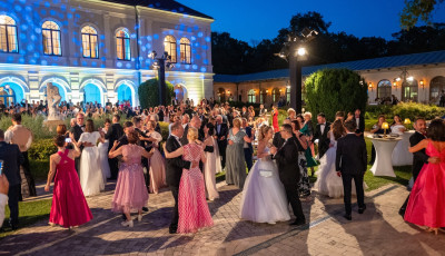 Kihirdették a 201. balatonfüredi Anna-bál programját: a Magna Cum Laude és a 100 Tagú Cigányzenekar is érkezik