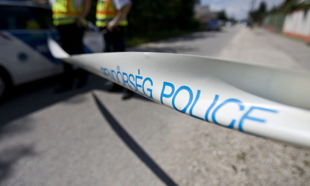 Trag&eacute;dia Kunfeh&eacute;rt&oacute;n - Meg&ouml;lte feles&eacute;g&eacute;t, majd &ouml;nmag&aacute;val is v&eacute;gzett egy f&eacute;rfi