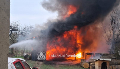 Lakatlan h&aacute;zban keletkezett tűz J&aacute;noshalm&aacute;n