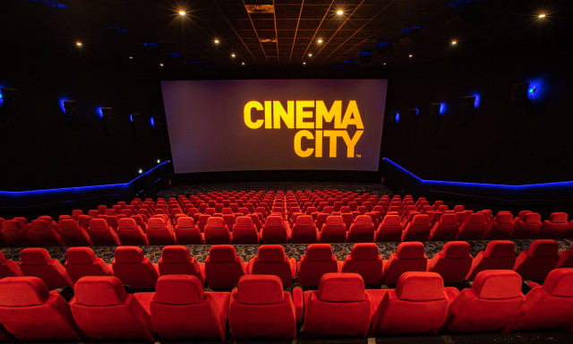 Le&aacute;ll&iacute;tja a Cinema City a korm&aacute;nyzati rekl&aacute;mokat a nagy felh&aacute;borod&aacute;s miatt