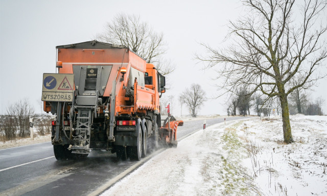 A legmagasabb fokozatba kapcsol a Magyar K&ouml;z&uacute;t