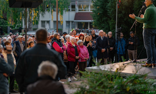 L&aacute;z&aacute;r ut&aacute;n Orb&aacute;n is megsz&oacute;lalt - J&ouml;n a 14. havi nyugd&iacute;j?
