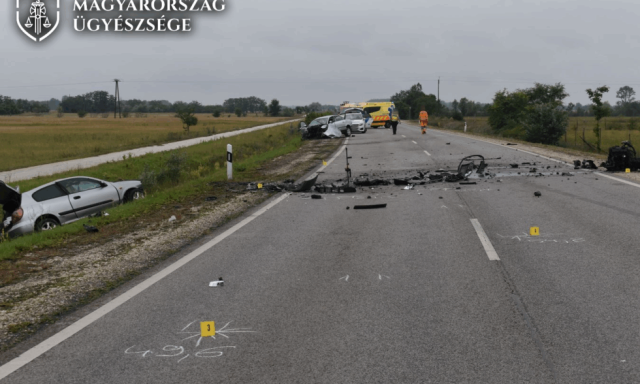 Hal&aacute;los balesetet okozott egy gyorshajt&oacute; &Aacute;sotthalom &eacute;s Kissz&aacute;ll&aacute;s k&ouml;z&ouml;tt