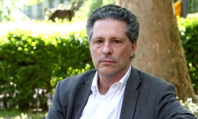 Dr. Schiffer Andr&aacute;st jel&ouml;li alkotm&aacute;nyb&iacute;r&oacute;nak a Mi Haz&aacute;nk