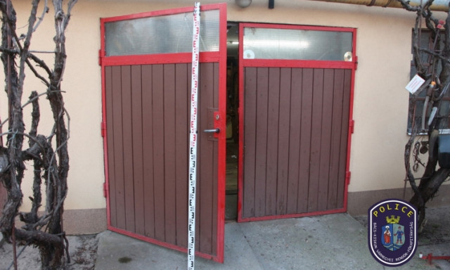 Őrizetbe vett&eacute;k a gar&aacute;zsfelt&ouml;r&eacute;s gyan&uacute;s&iacute;tottj&aacute;t