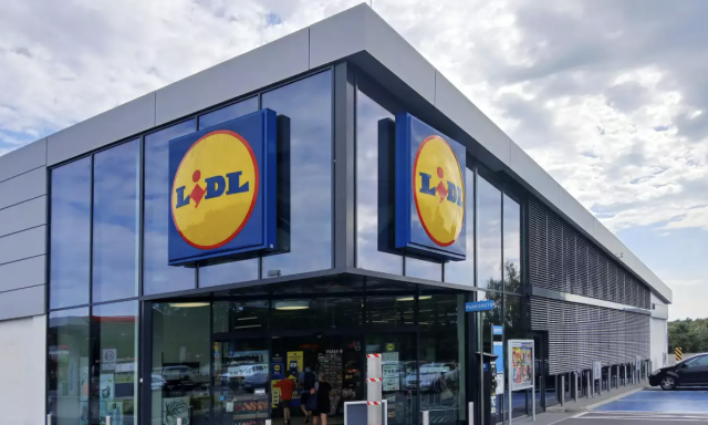 Magasrang&uacute; korm&aacute;nytisztviselő lopott az egyik hazai Lidl-ből