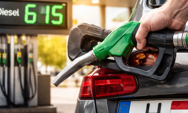 &Uuml;zemanyag&aacute;r-stop l&eacute;pett &eacute;letbe: csak magyar rendsz&aacute;m&uacute; aut&oacute;k tankolhatnak v&eacute;dett &aacute;ron