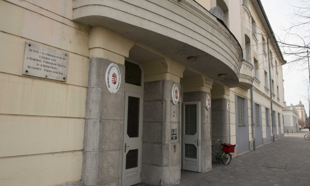 T&ouml;bb sz&aacute;z milli&oacute;s sikkaszt&aacute;s miatt &iacute;t&eacute;ltek el egy jog&aacute;szt