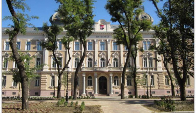 V&aacute;dat emeltek 11 ember ellen t&ouml;bb t&iacute;zmilli&oacute;s p&eacute;nzmos&aacute;s miatt Kecskem&eacute;ten