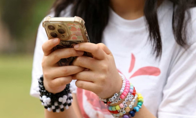 Ausztr&aacute;lia betiltja a k&ouml;z&ouml;ss&eacute;gi m&eacute;di&aacute;t 16 &eacute;v alatt - Holnapt&oacute;l &eacute;letbe l&eacute;p az &uacute;j szab&aacute;ly