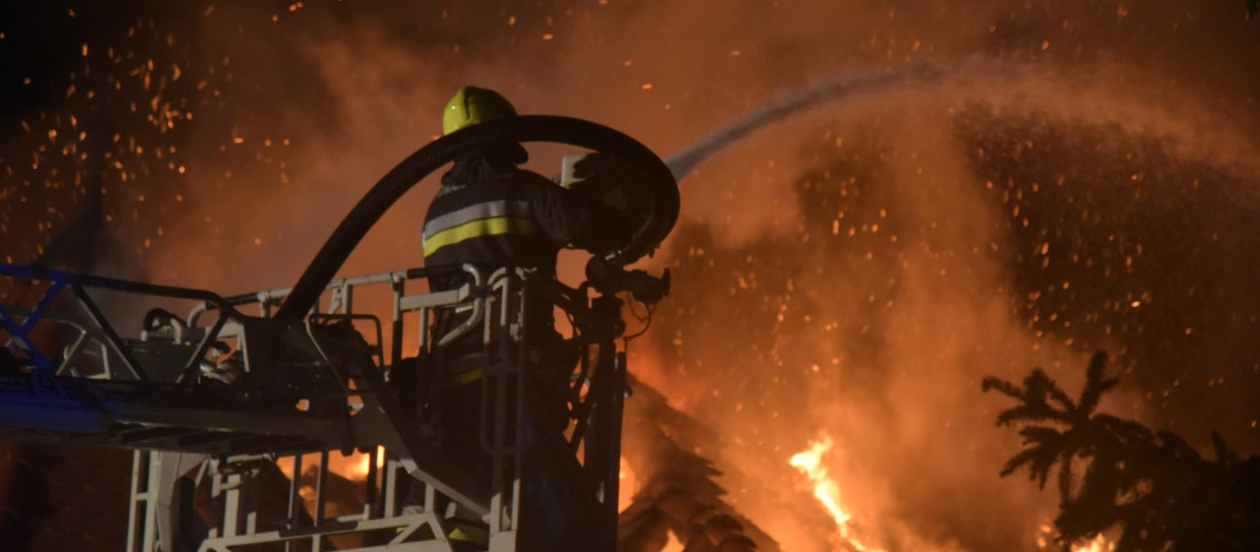 4739 lak&aacute;stűz, 77 halott &eacute;s 5 sz&eacute;n-monoxid-&aacute;ldozat - Riaszt&oacute; adatok az idei &eacute;v m&eacute;rleg&eacute;ben