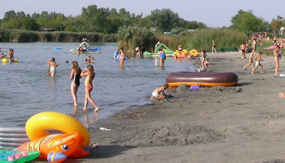 &Uacute;jra lehet f&uuml;rdeni a Szelidi-t&oacute;ban, feloldott&aacute;k a strandol&aacute;si tilalmat