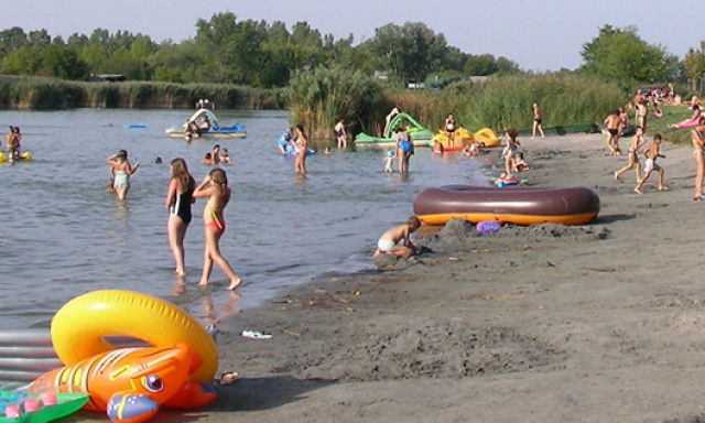 &Uacute;jra lehet f&uuml;rdeni a Szelidi-t&oacute;ban, feloldott&aacute;k a strandol&aacute;si tilalmat