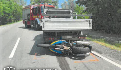 Motoros el&eacute; kanyarodott a teheraut&oacute;