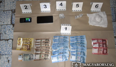 Krist&aacute;llyal kereskedett egy nyugd&iacute;jas asszony, lecsaptak r&aacute; a bajai rendőr&ouml;k